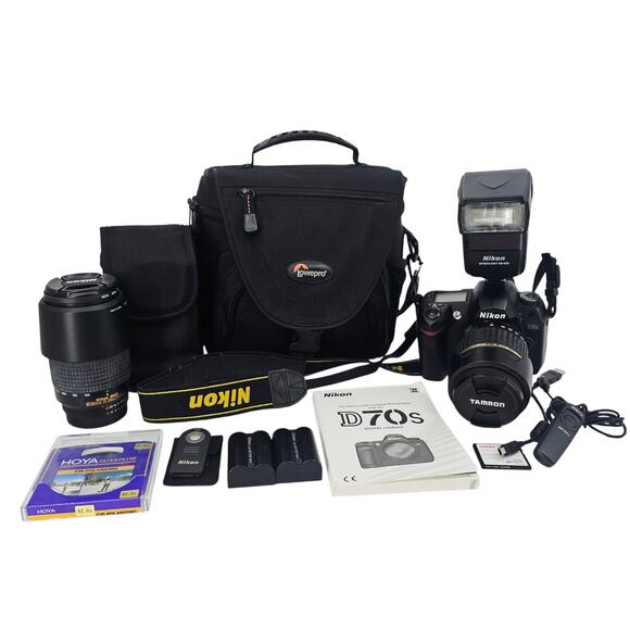 Nikon D70S 6.1MP Digital SLR Camera Kit 18-70mm Nikkor 4-5.6/70-300 TESTED - Picture 1 of 16